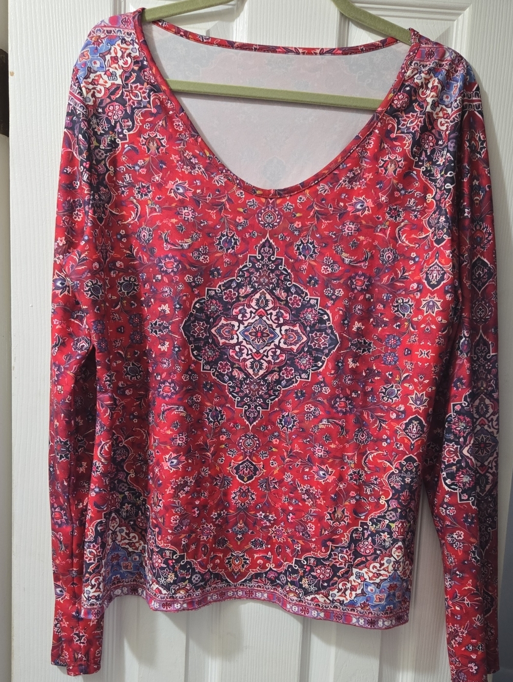 Source Unknown Red Medallion V-Neck Long Sleeve Top